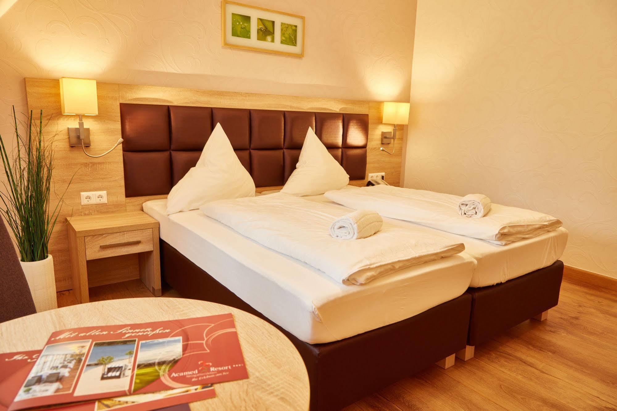 Bernstein Acamed Resort Nienburg  Exterior foto